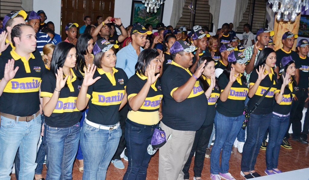 Juramentación de Jóvenes Perredeistas que pasan al PLD